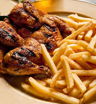 GALLETTO ALLO SPIEDO CON PATATE FRITTE