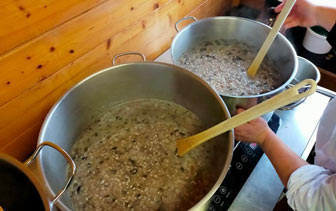 FESTA DEL RADICCHIO ROSSO DI TREVISO RISOTTO CON RADICCHIO DI TREVISO