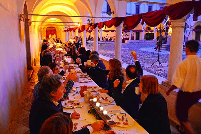 CONEGLIANO CENA RINASCIMENTALE mise en place