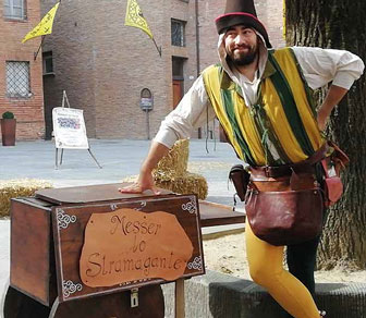 pordenone la giostra dei castelli rievocazione storica costumi medievali giullare