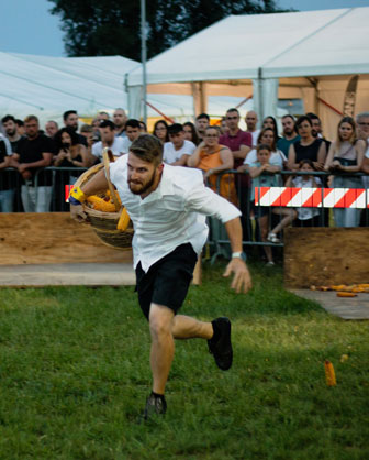 TREVIGNANO PALIO DI TREVIGNANO palio de batar panoce