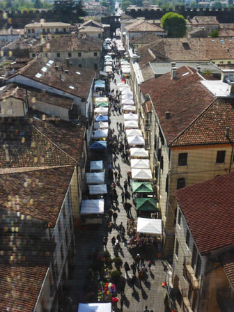 CASTELFRANCO VENETO ARTIGIANATO IN CENTRO MOSTRA MERCATO ARTIGIANATO vista dalla torre