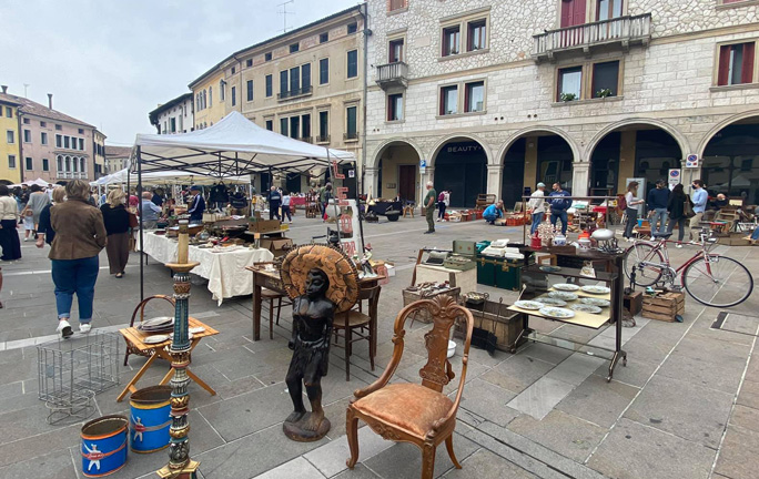  Mercatino Antiquariato di Sacile Pordenone occasioni