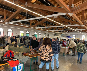 SANTA LUCIA DI PIAVE VENETO IN GRIGIOVERDE MOSTRA MERCATO DI MILITARIA bancarelle