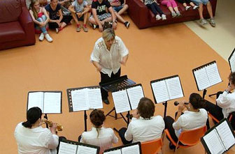 ENSEMBLE JARDIN DE MUSIQUE dirige Maestro Tatiana Marian