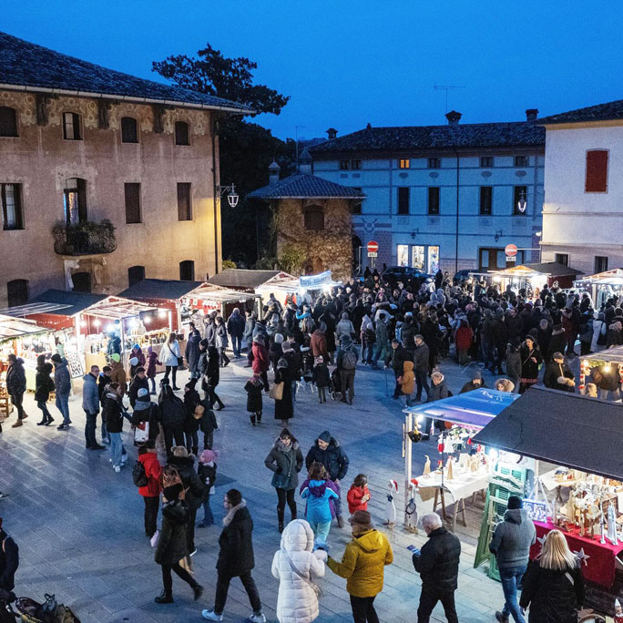 Mercatini di Natale a Cison di Valmarino bancarelle