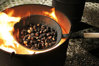 Mercatini di Natale a Cison di Valmarino castagne