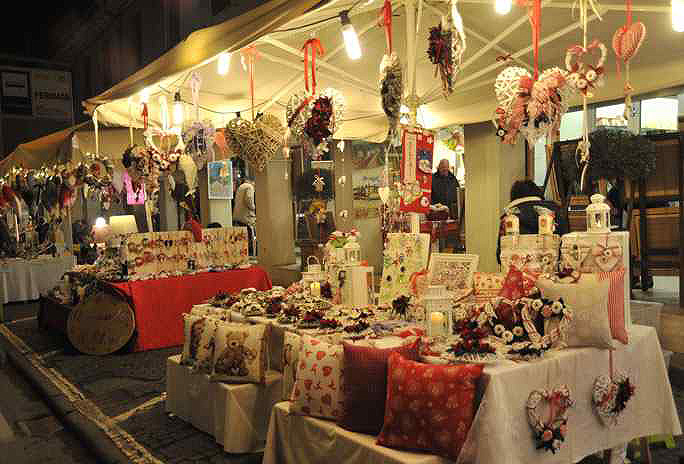 roncade mostra mercato artigianato natalizio e portico degli artisti bancarelle di natale