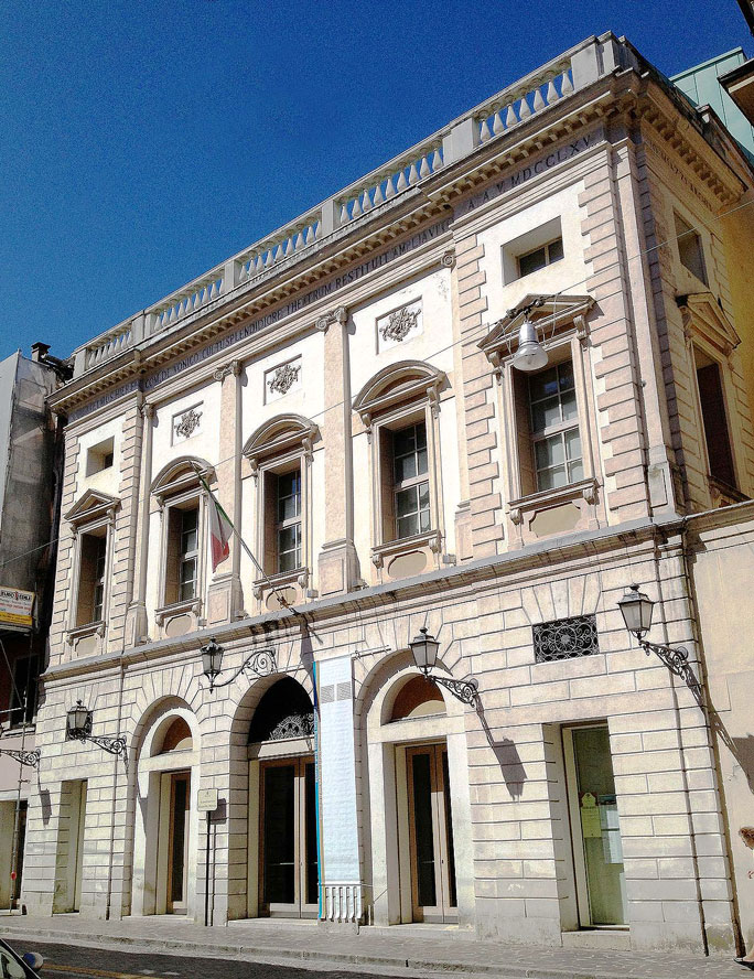 TREVISO TEATRO COMUNALE MARIO DEL MONACO esterno